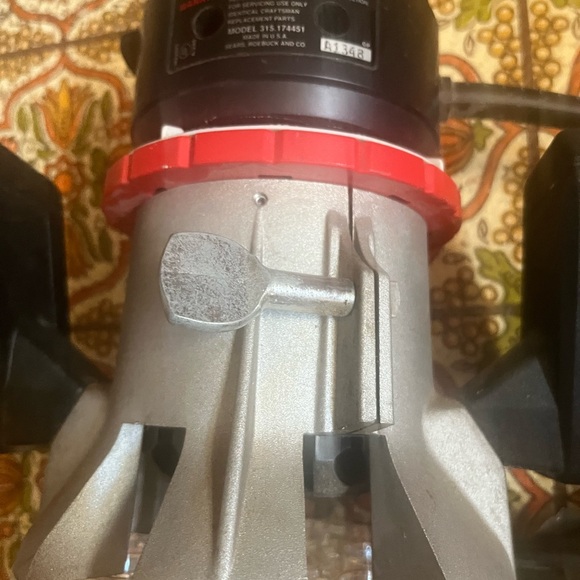 Craftsman Router - Picture 3 of 9